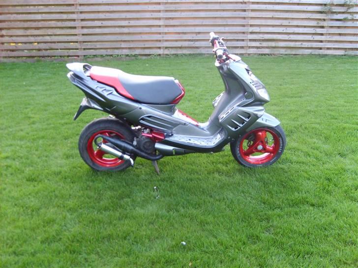 Peugeot speedfight 2 solgt billede 1