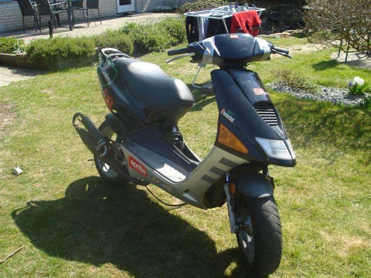 Aprilia sr replica billede 2