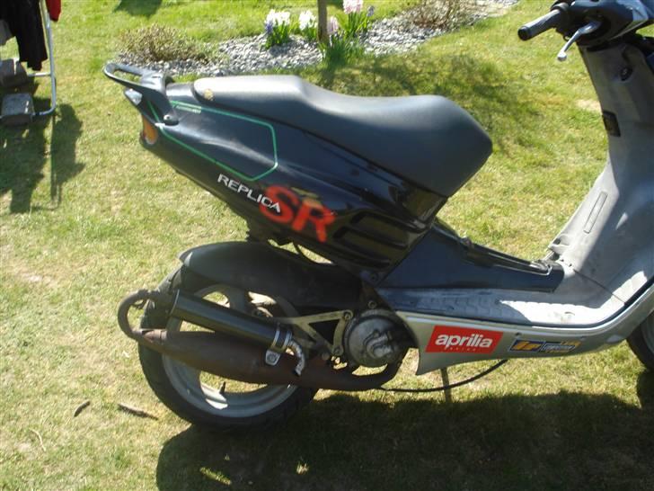 Aprilia sr replica billede 3