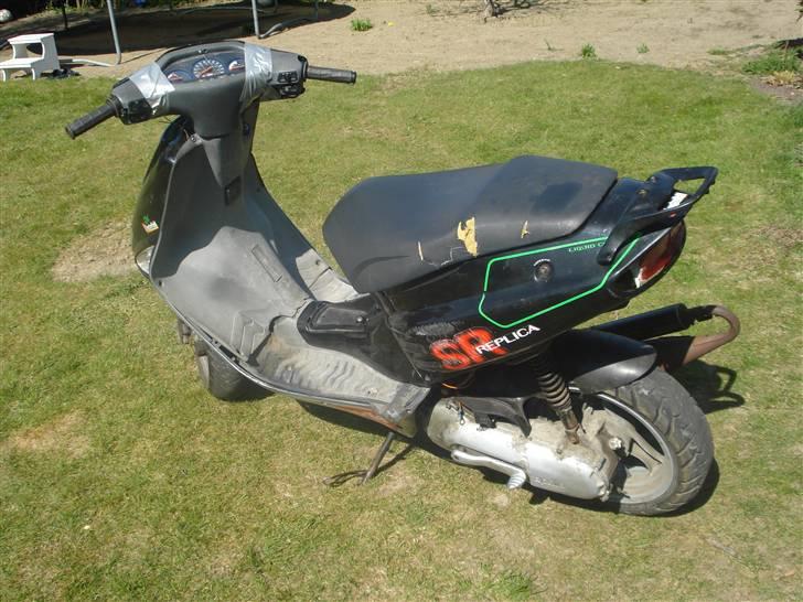 Aprilia sr replica billede 5