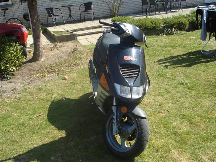 Aprilia sr replica billede 6
