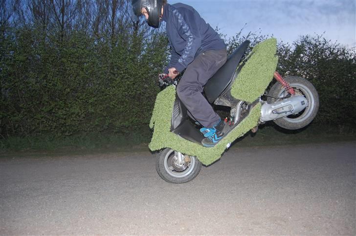 Aprilia  Sonic Evo2 LCDD  Byttet billede 1