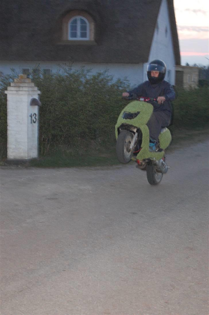 Aprilia  Sonic Evo2 LCDD  Byttet billede 2