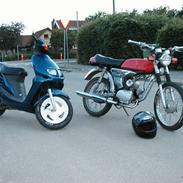 Sym --||| S T J Å L E T |||--