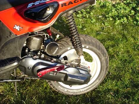 Yamaha slider(solgt) - her er mit nye carbon vario skjold :D... ps. nye pics af forfælgen kommer snart :D billede 8