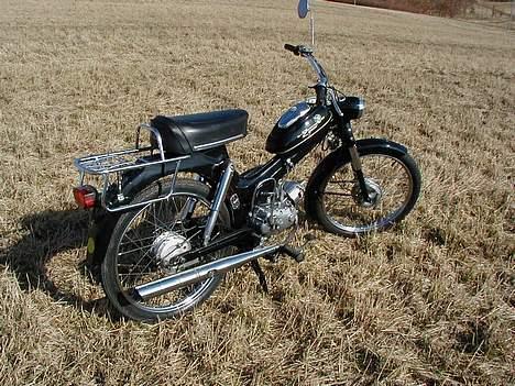 Puch MS 50 (stjålet) Findeløn! - prøv og lægge mærke til hvordan det skinner.. det var også hårdt arbejde.. =) billede 3