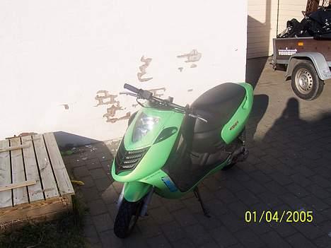 Aprilia Sonic - Byttet. - Sådan ser den ud med det nye styr, en af dagene bliver den malet. billede 3