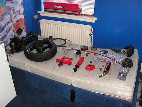 Piaggio "zip" team kirkeby  - delene er klar til at samles... billede 4