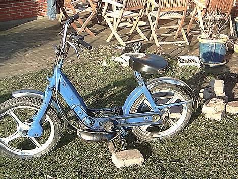 Vespa CiAo PrOjEkT    solgt. billede 1