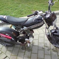 Suzuki street magic (solgt)