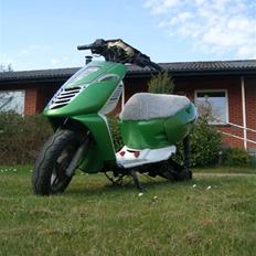 Aprilia sonrox  - 75 % Færdig