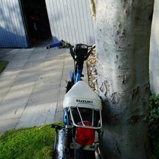 Suzuki FZ50 (SOLGT!)