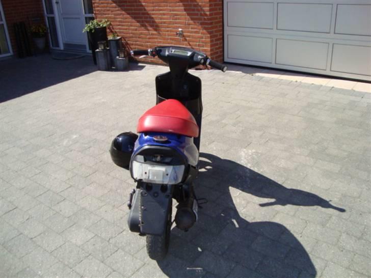 Yamaha jog SOLGT billede 5
