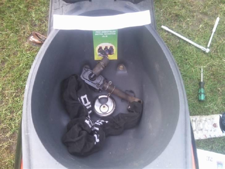 PGO Hot 50 (FØR!) TIL SALG!! SE ANDEN SCOOTER I PROFIL - Som den så ud lige da jeg fik den ;) - Tilsalg/bytte!!!!! billede 6