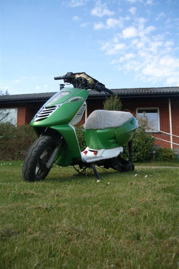 Aprilia sonrox  - 75 % Færdig billede 1