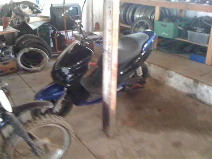 Yamaha Jog RR Pata Negra Solgt - ser det ikke udemærket ud? :D billede 3