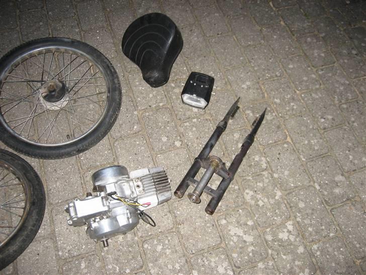 Puch Maxi k (projekt) - Her er nogle af delene jeg skal bruge til projectet billede 3