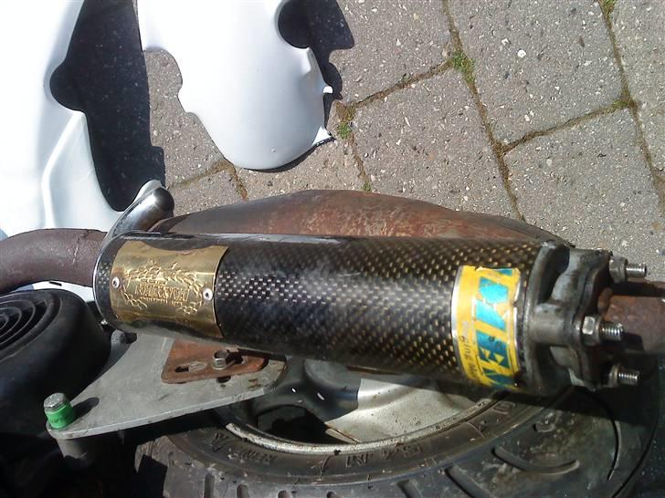 Aprilia Sonic. Byttet til Derbi. - Skal du ha´ noget for pengene, så læg dig ned i svingene!  billede 2