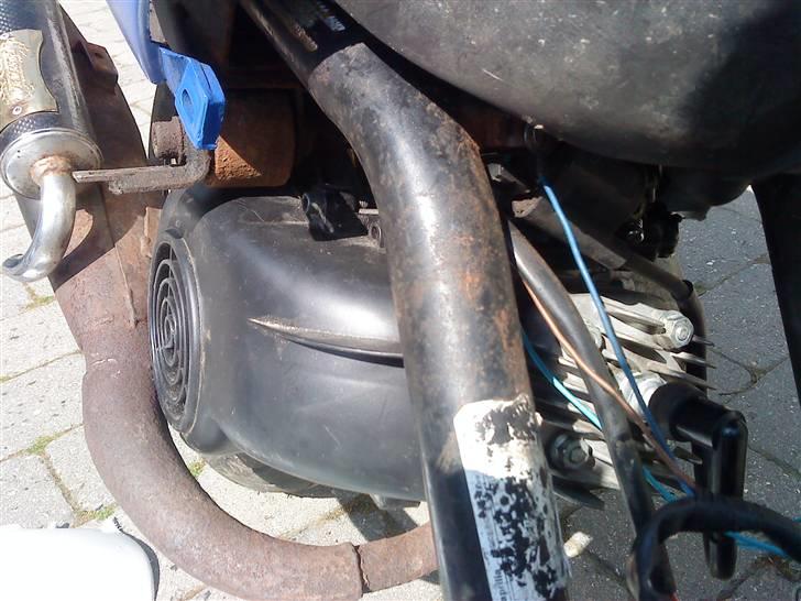 Aprilia Sonic. Byttet til Derbi. - Skal du ha´ noget for pengene, så læg dig ned i svingene!  billede 5