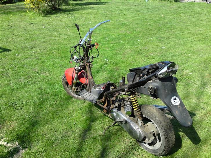 Suzuki Katana *byttet* - Som den står lige nu, alle skjolde er af den og klar til spartel og maling snart.. :) billede 15