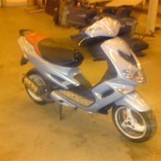 Peugeot speed fight 2 (til salg )