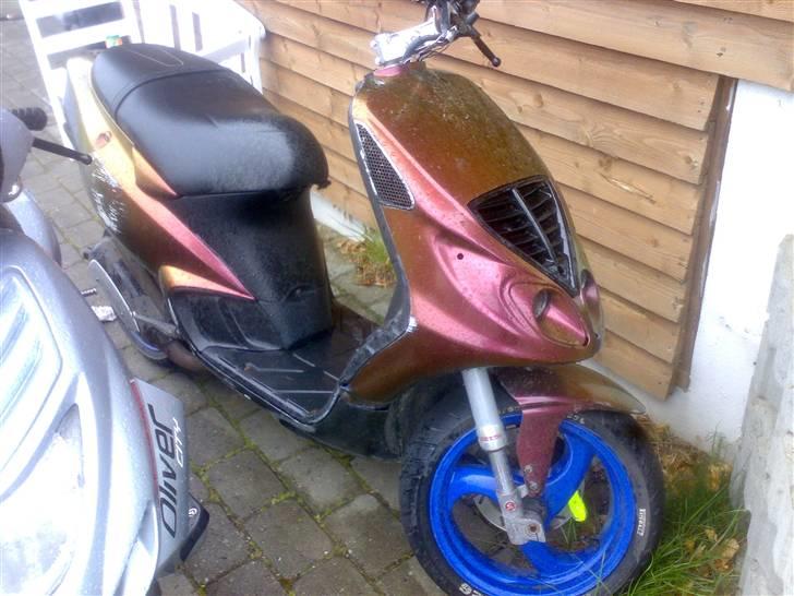 CPI OLiver SOLGT - min brors nrg som er til salg ved siden af min lorte cpi :S kig på den http://www.scootergalleri.dk/html/gal_visbil.asp?ID=190803 billede 7