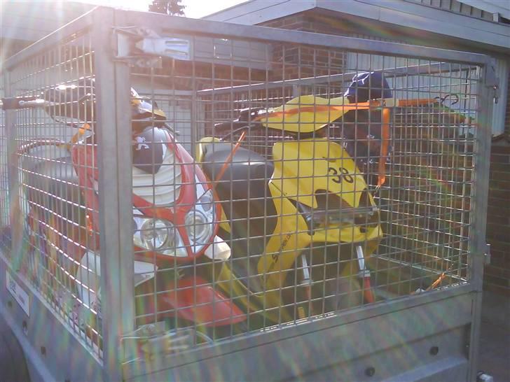 Peugeot Speedfight 2 Iron-x  - på vej til scootershoppens rulleaften med Mikkel R :) billede 13