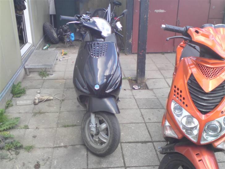 Piaggio zip  (solgt) billede 1