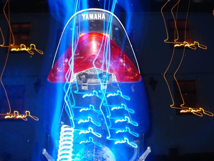 Yamaha jog r solgt - kom til at ryste lidt med kamaraet :D billede 14