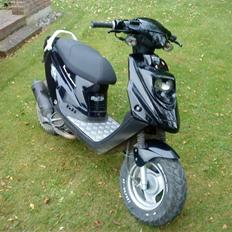 PGO hot 50 > BLACK LADY <