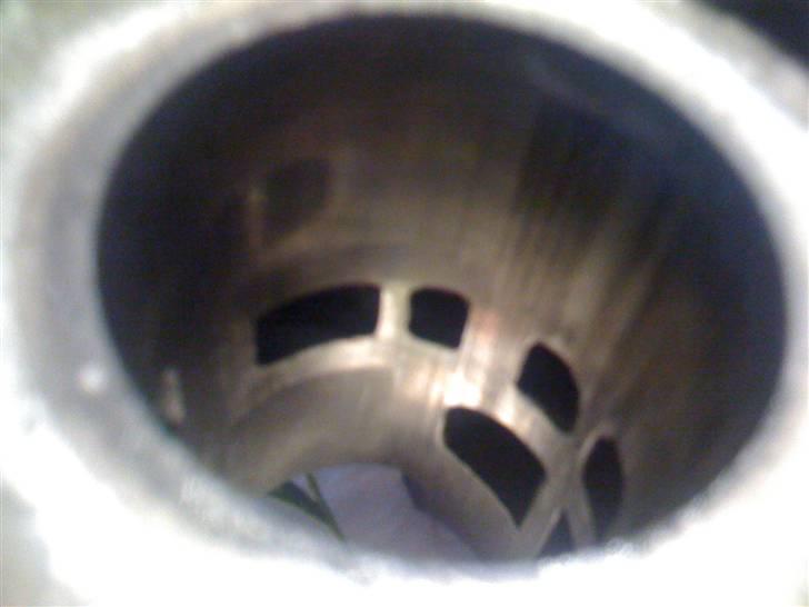 Suzuki RMX Under ombygning - Før honing billede 17