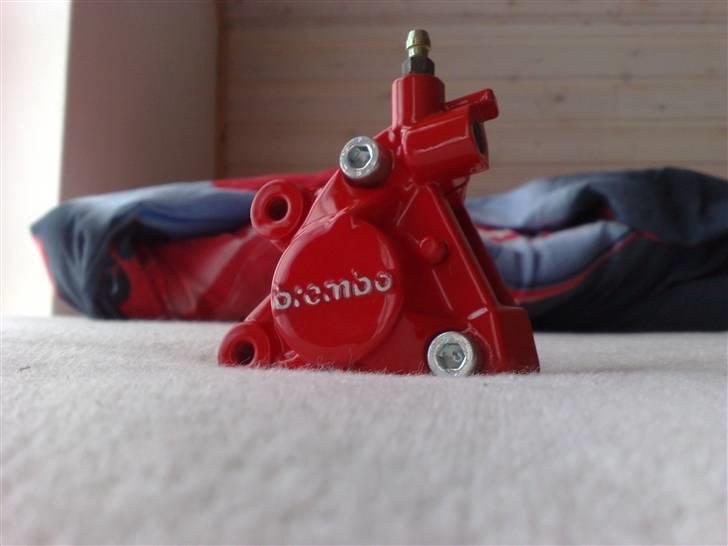 Yamaha neos solgt - ny malet ;p tjek lige brembo .... billede 2