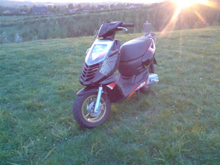 Aprilia sonic SOLGT billede 2
