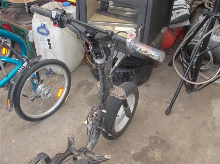 Yamaha jog space FØR! - og nu er vi i gang med den :D billede 10