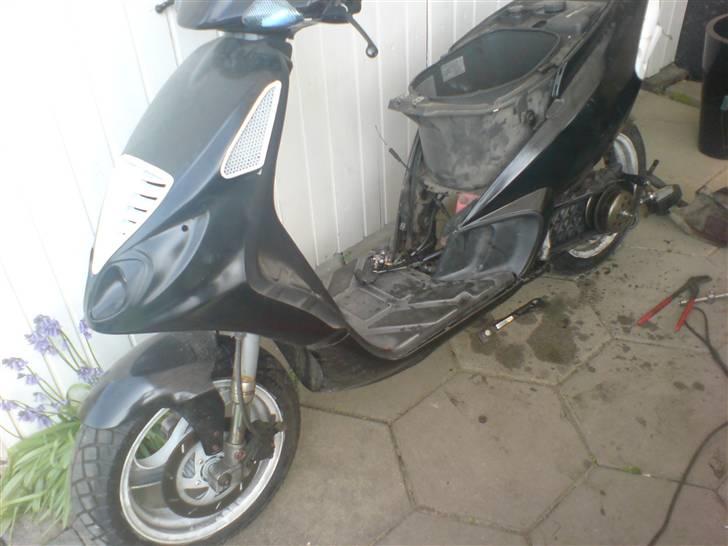 Piaggio nrg mc3 (byttet) - da jeg var igang med den (:  billede 1