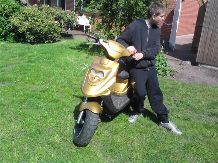 PGO Hot 50 (SOLGT) billede 1