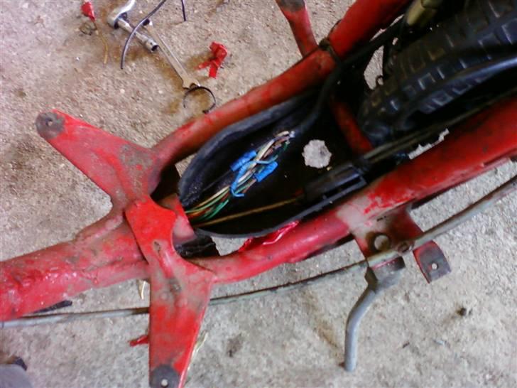 Yamaha Passola SA50"Projekt 80%" - mere af ledning arbejde... billede 5