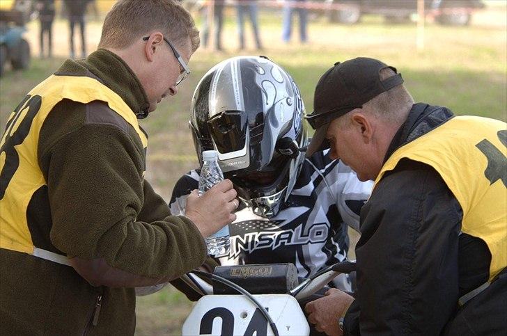 Suzuki rm 85 solgt - tankes da den bette tank ikke kan klare 45 min. pr heat :D billede 7