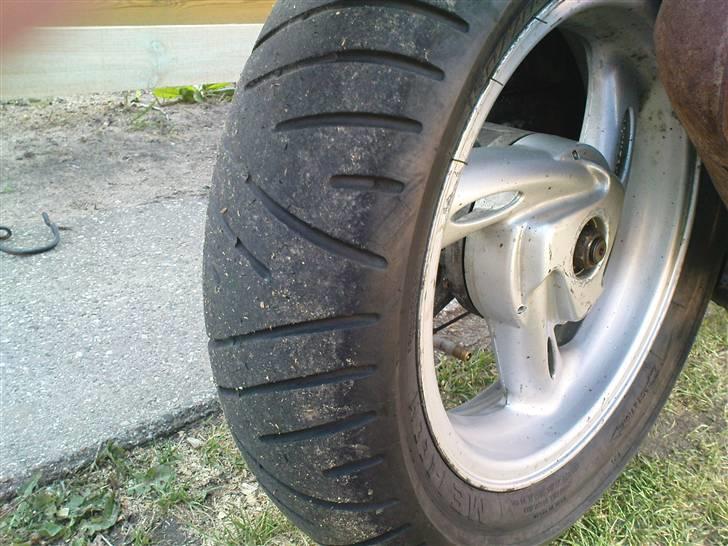 PGO HOT50 AC SD SOLGT - Og nej den er ikke slidt. Den var ny vasket også kørte jeg en lille tur på den.  billede 5