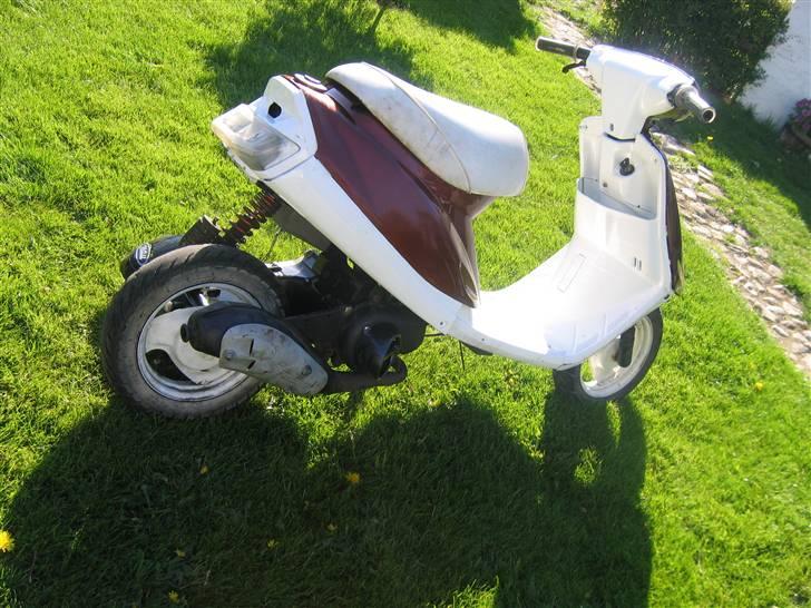 Yamaha jog ( solgt) billede 4