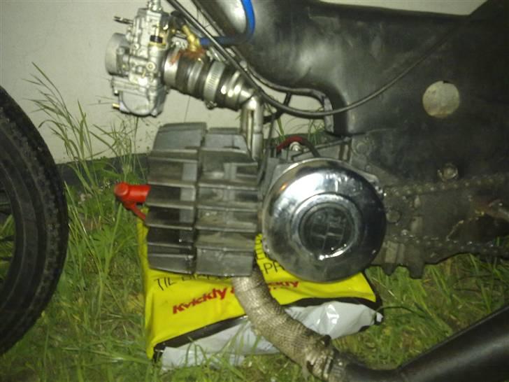 Puch maxi (stjålet) - puch´en der jeg lige har fået den hjem :) den er pisse niice hehe billede 8