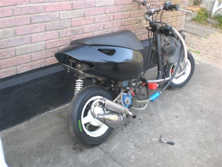 Aprilia Sonic Red top  billede 3