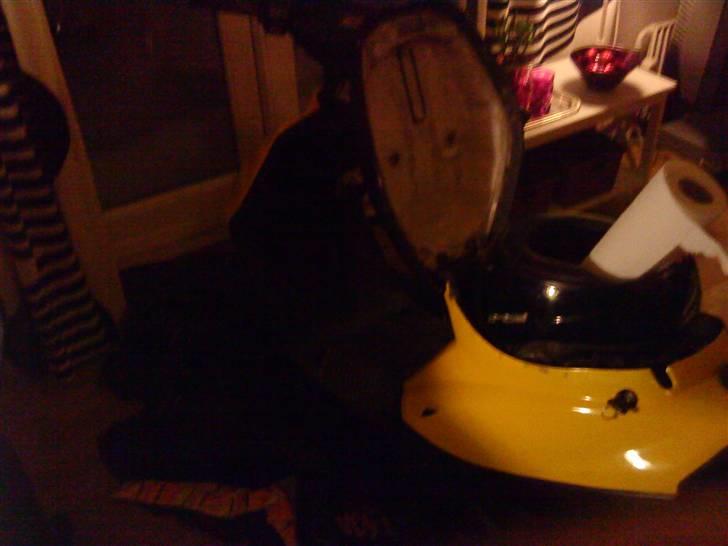 Yamaha Jog fs 1996 £Solgt# - den står sgu inde her imens der er sne :) KÆFT DEN HYGGER SIG!! billede 3