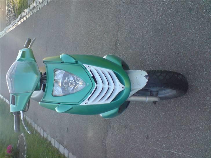 Aprilia sonic ac - fronten til den ;D billede 1