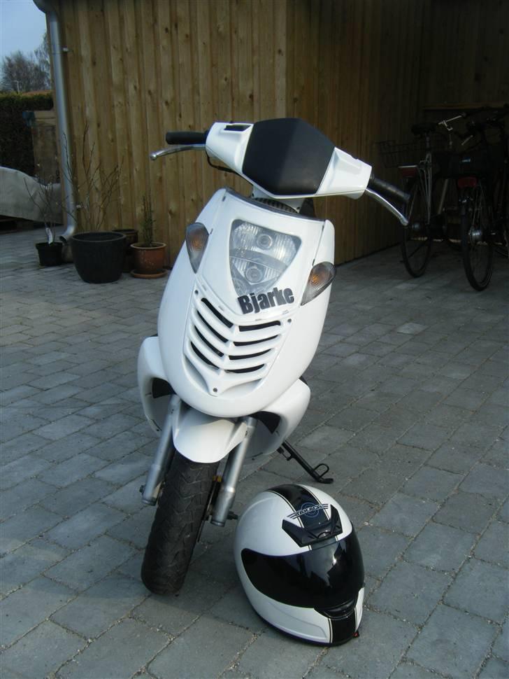 Aprilia Sonic White Edition billede 2