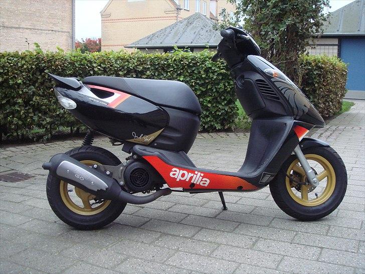 Aprilia sonic GP jubilærums model billede 7