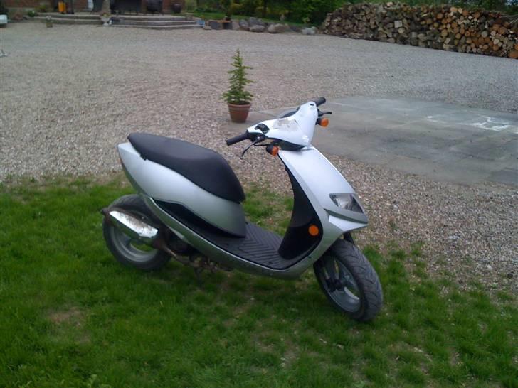 Suzuki Estilete billede 1