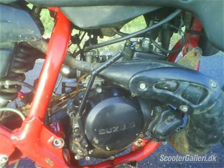 Suzuki RMX TOTALSKADET billede 3