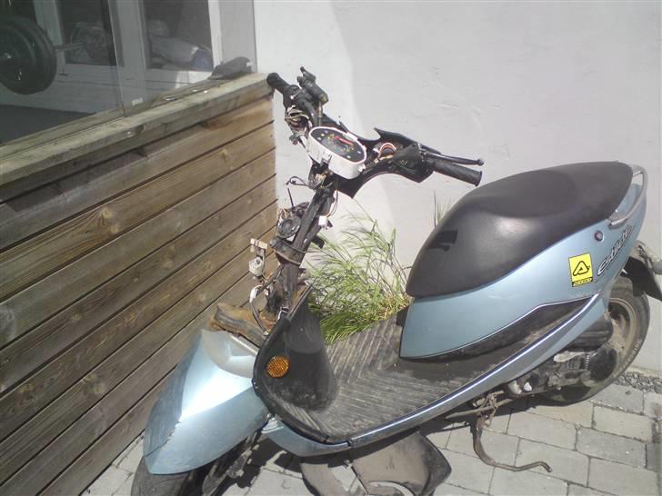 Suzuki Estilete - Efter styrt :) Så nu skal jeg have fat i nogle nye dele :) billede 7