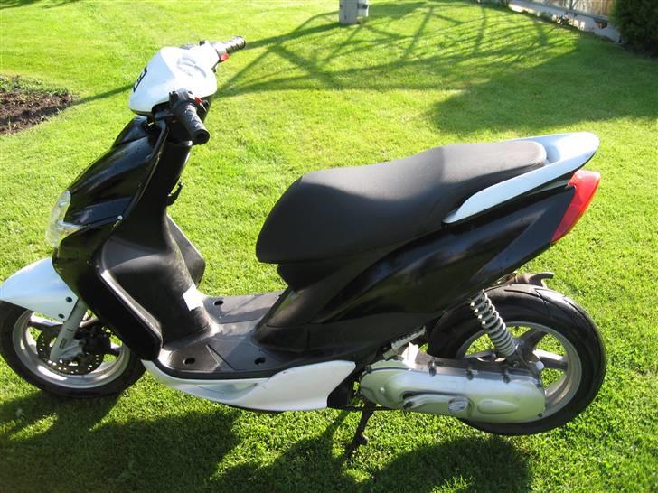 Yamaha jog r <solgt> - ny vasked billede 8